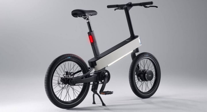 Первый в мире велосипед со встроенным искусственным интеллектом стоит