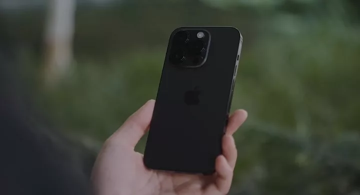 Apple может выпустить Iphone матово-черного цвета